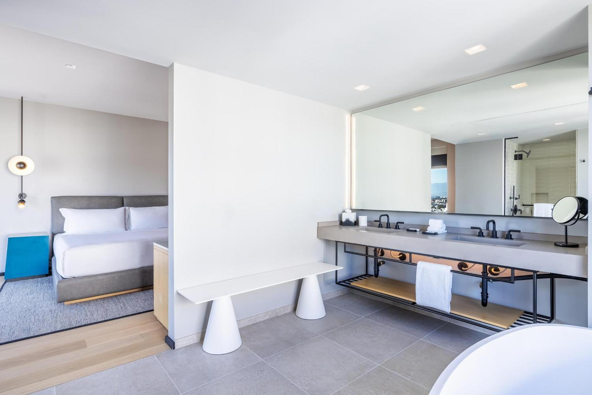 The Shay, A Destination By Hyatt Hotel 4*