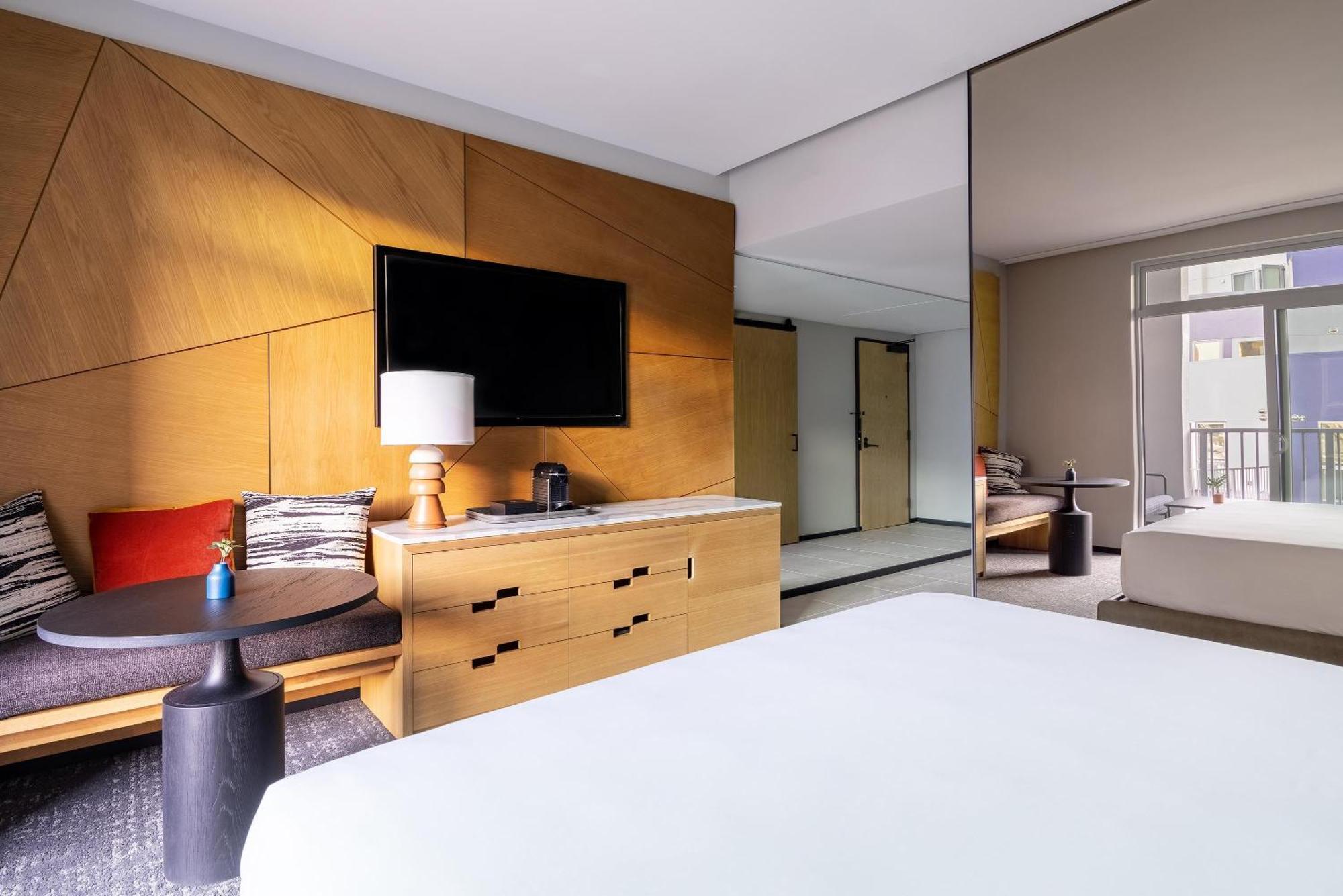 Hotel The Shay, A Destination By Hyatt