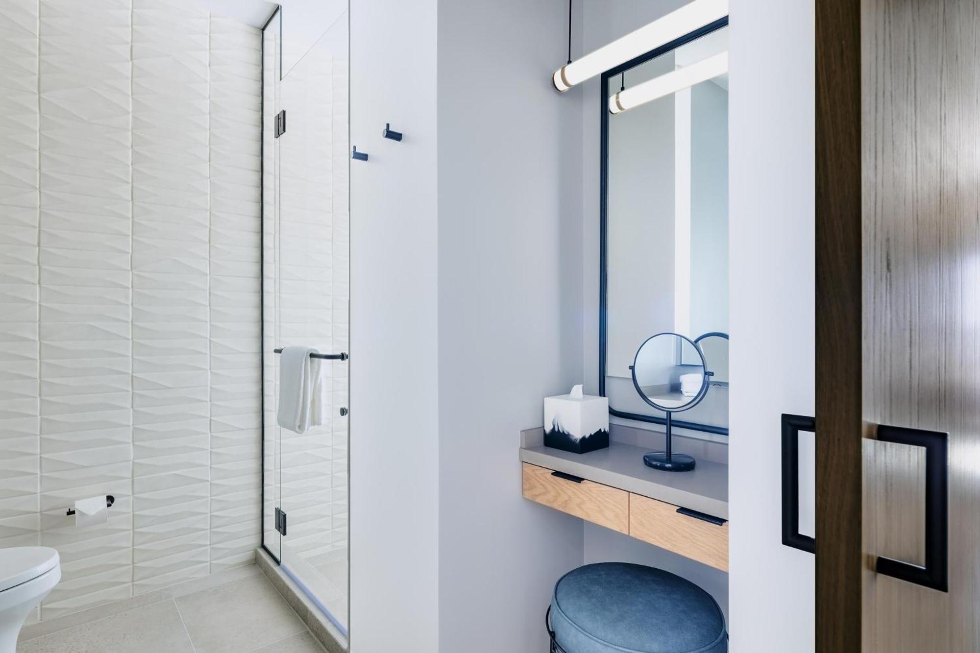 Hotel The Shay, A Destination By Hyatt